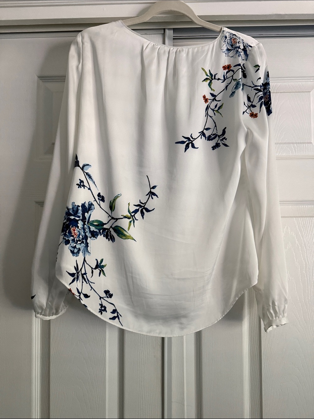 White House Black Market White Blouse with Blue Floral Print - Picture 3 of 7